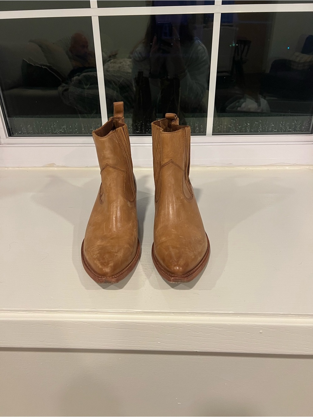 Frye Tan Leather Chelsea Boots - Classic Pull-On Style